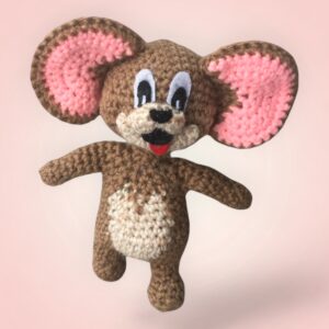 Adorable peluche Jerry la Souris, crochetée à la main.