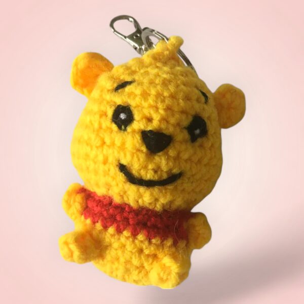 Porte-clés Winnie crocheté à la main.