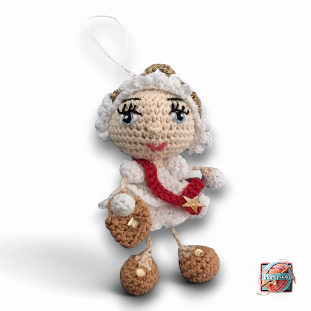 Petite Reine d_Angleterre - Poupée Fait Main en Bretagne