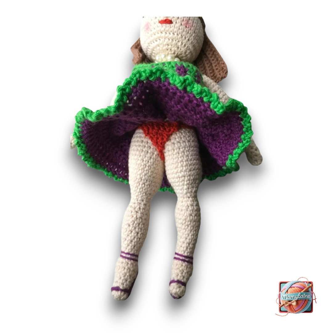 Poupée Artisanale Bretonne « Suzette la Coquette » – Élégance et Charme2